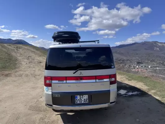 Mitsubishi Delica D:5 ქირავდება საქართველოში