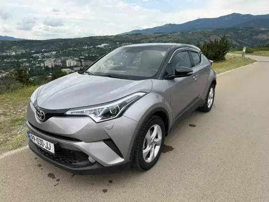 Toyota C-HR для аренды в Грузии