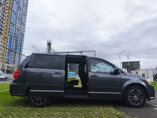 Dodge Grand Caravan для аренды в Чакви
