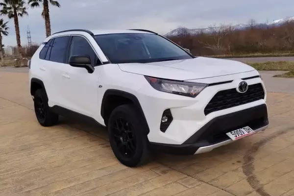 Toyota RAV4 ქირავდება საქართველოში