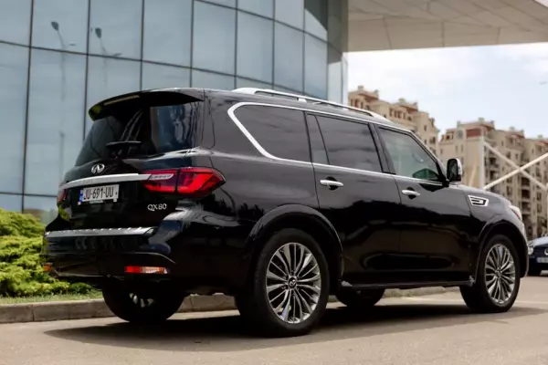 Infiniti QX80 ქირავდება საქართველოში