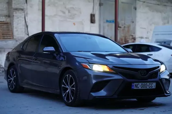 Toyota Camry ქირავდება საქართველოში