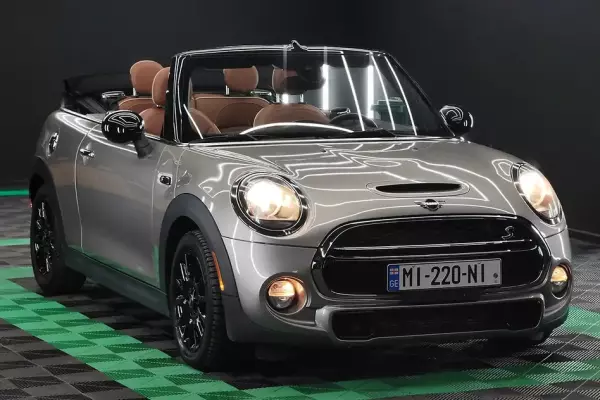Mini Cooper для аренды в Батуми