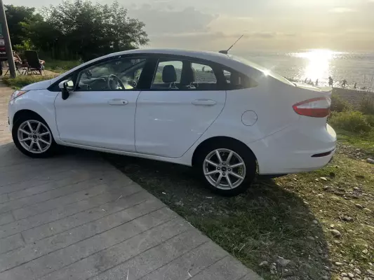 Ford Fiesta ქირავდება შეკვეთილში