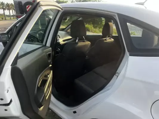 Ford Fiesta ქირავდება შეკვეთილში