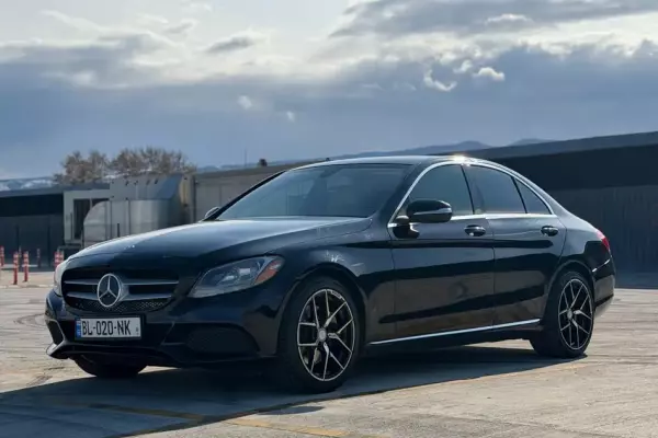 Mercedes C300 ქირავდება საქართველოში