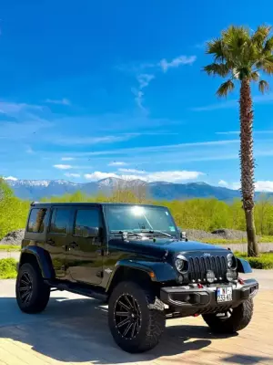 Jeep Wrangler ქირავდება ჩაქვში