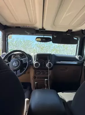 Jeep Wrangler ქირავდება ჩაქვში
