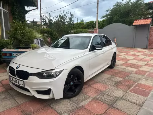 BMW 328i ქირავდება საქართველოში