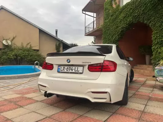 BMW 328i ქირავდება საქართველოში