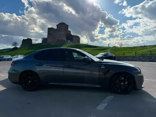 Alfa Romeo Giulia для аренды в Батуми