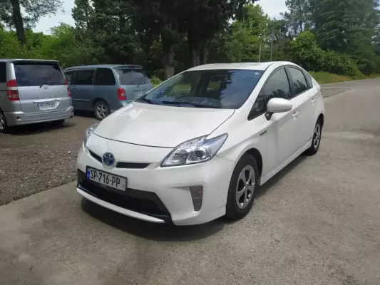 Toyota Prius for rent in Senaki