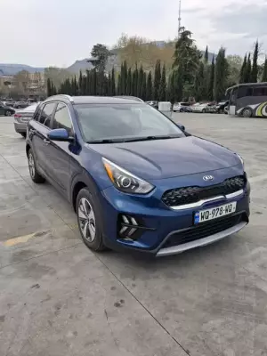 Kia Niro ქირავდება საქართველოში