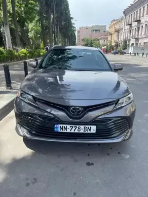 Toyota Camry ქირავდება საქართველოში