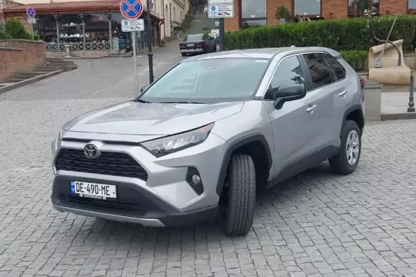 Toyota RAV4 ქირავდება საქართველოში