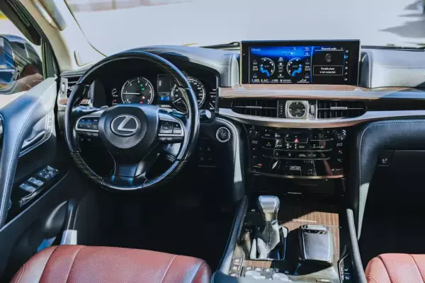Lexus LX 450 ქირავდება საქართველოში