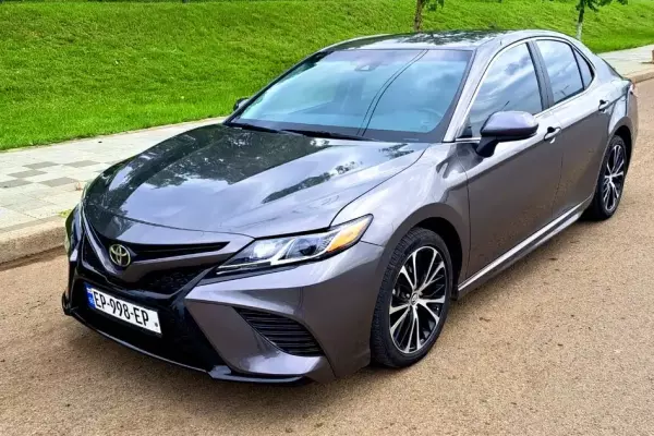 Toyota Camry ქირავდება საქართველოში