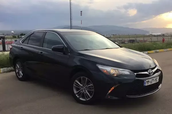 Toyota Camry ქირავდება საქართველოში