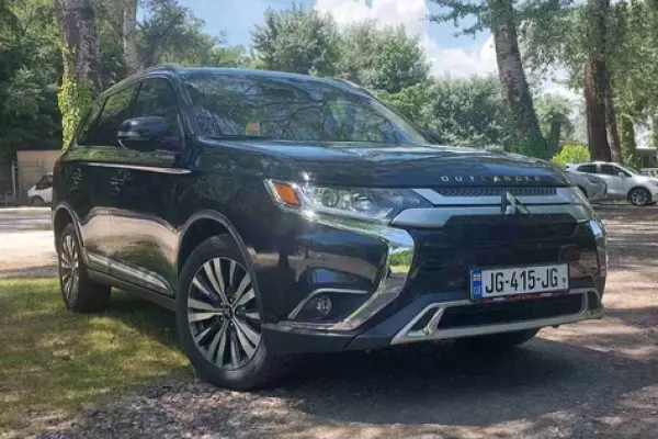 Mitsubishi Outlander ქირავდება საქართველოში