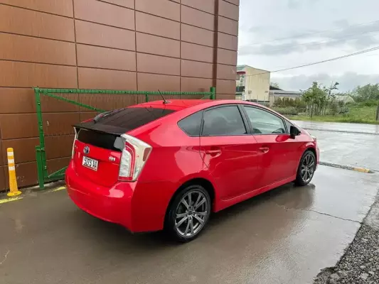 Toyota Prius ქირავდება საქართველოში