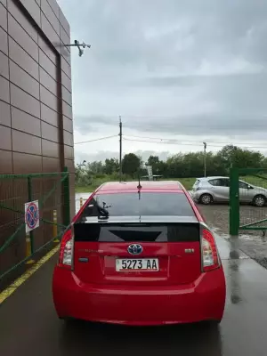 Toyota Prius ქირავდება საქართველოში