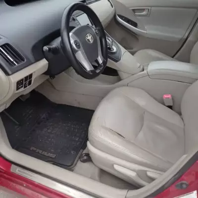 Toyota Prius ქირავდება საქართველოში