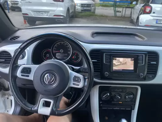 Volkswagen Beetle ქირავდება ჩაქვში