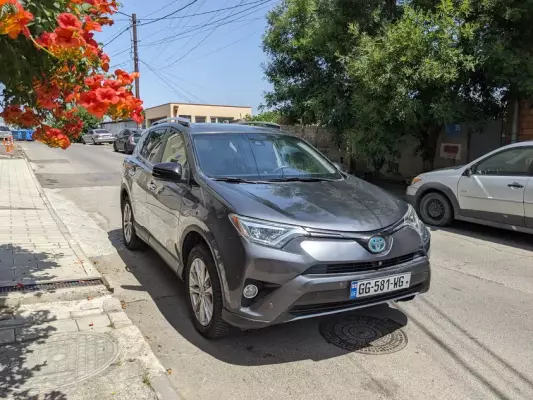 Toyota RAV4 ქირავდება ბათუმი -ში