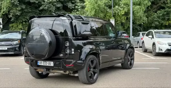 Land Rover Defender ქირავდება საქართველოში
