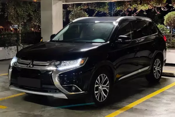 Mitsubishi Outlander ქირავდება საქართველოში