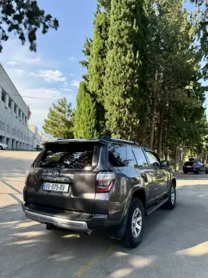Toyota 4Runner ქირავდება ზესტაფონში