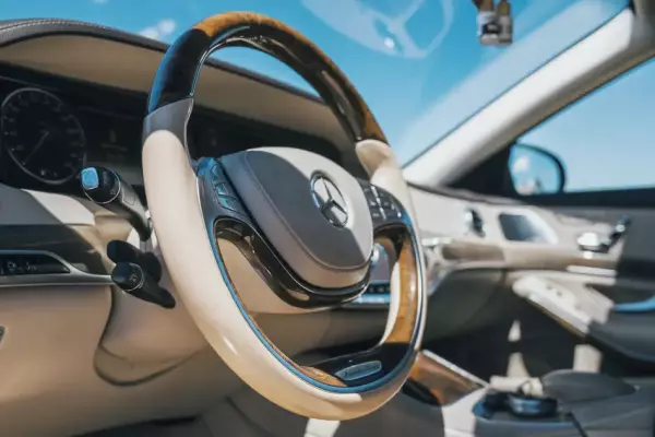 Mercedes S550 Maybach для аренды в Кутаиси