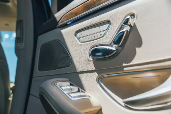 Mercedes S550 Maybach для аренды в Кутаиси