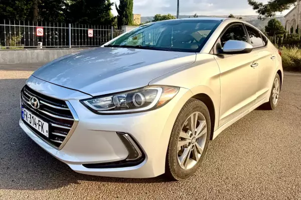 Hyundai Elantra ქირავდება საქართველოში