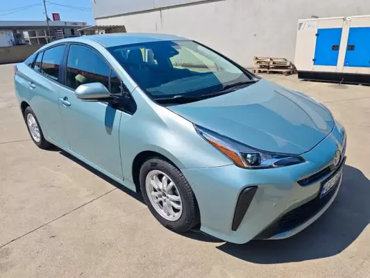 Toyota Prius ქირავდება საქართველოში