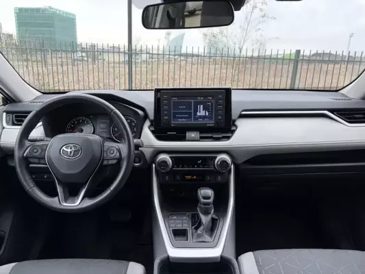 Toyota RAV4 ქირავდება ჩაქვში