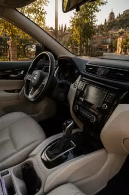Nissan Rogue Sport для аренды в Грузии