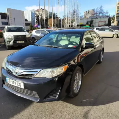 Toyota Camry ქირავდება ჩაქვში