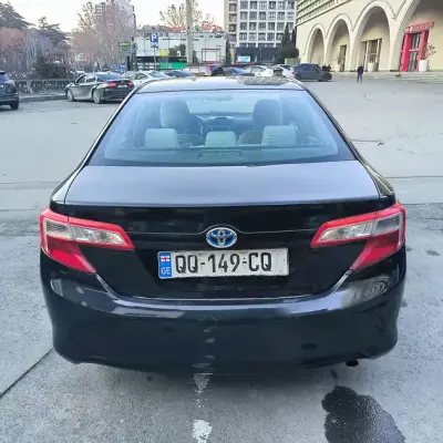 Toyota Camry ქირავდება ჩაქვში