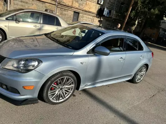 Suzuki Kizashi ქირავდება საქართველოში