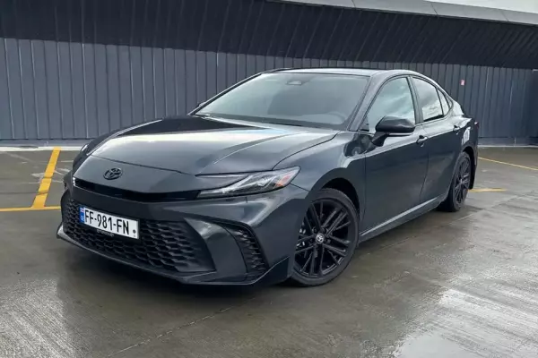 Toyota Camry ქირავდება საქართველოში