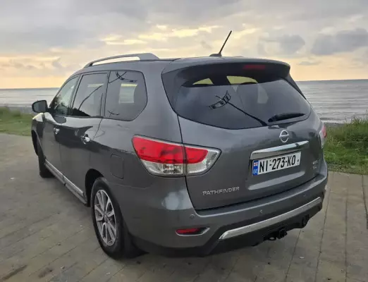 Nissan Pathfinder ქირავდება ფოთში