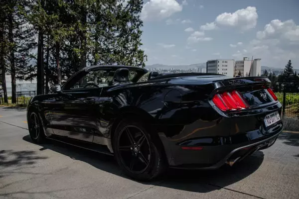 Ford Mustang ქირავდება საქართველოში