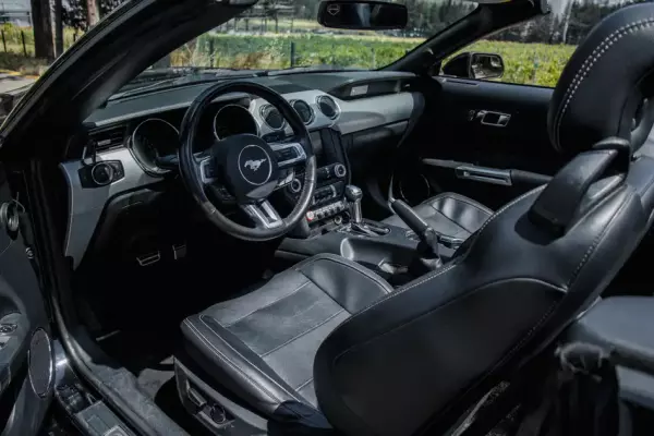Ford Mustang ქირავდება საქართველოში