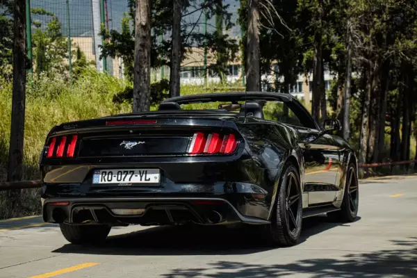 Ford Mustang ქირავდება საქართველოში
