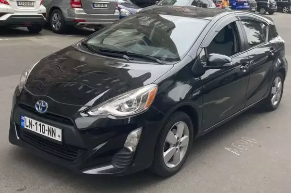 Toyota Prius ქირავდება საქართველოში