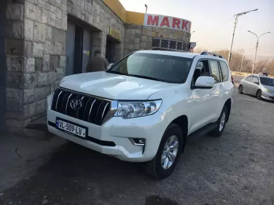Toyota Prado for rent in Zestafoni