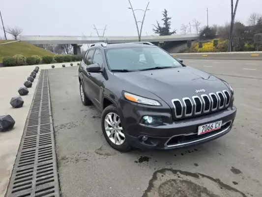Jeep Cherokee ქირავდება საქართველოში