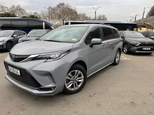 Toyota Sienna ქირავდება საქართველოში