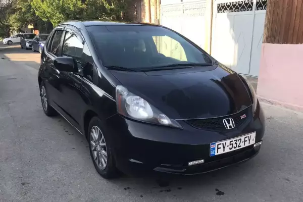 Honda Fit ქირავდება საქართველო -ში